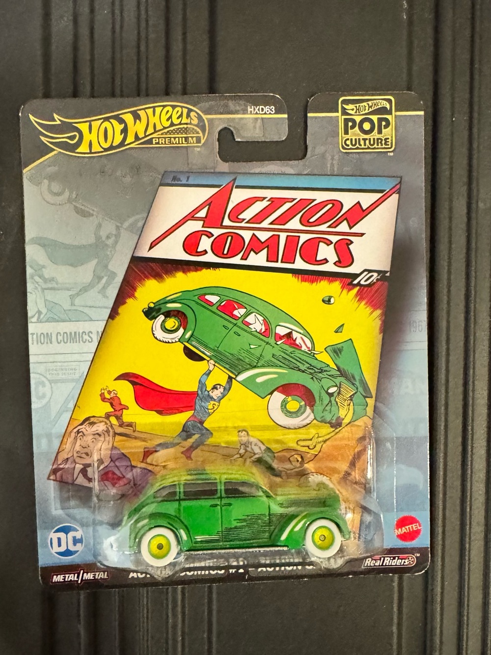 2 hot wheels cars
